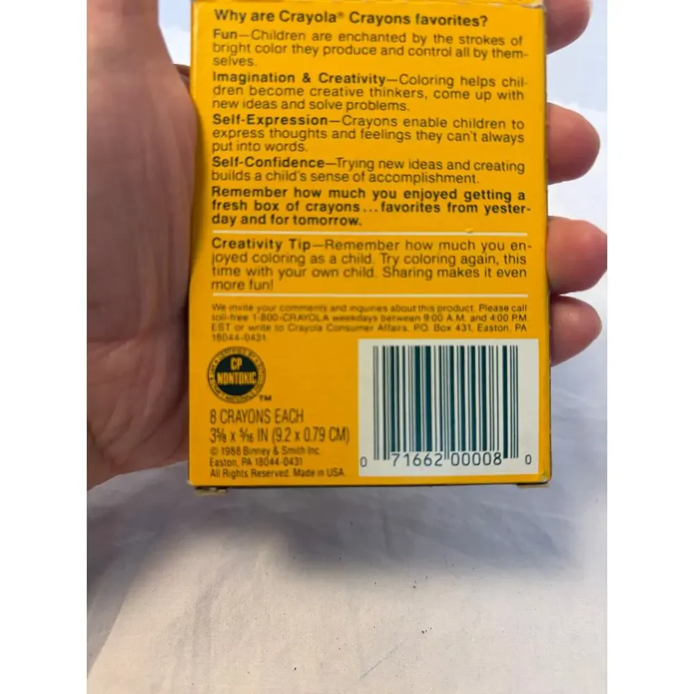 VTG Crayola Crayons 8 pack, Binney & Smith 1988. never used